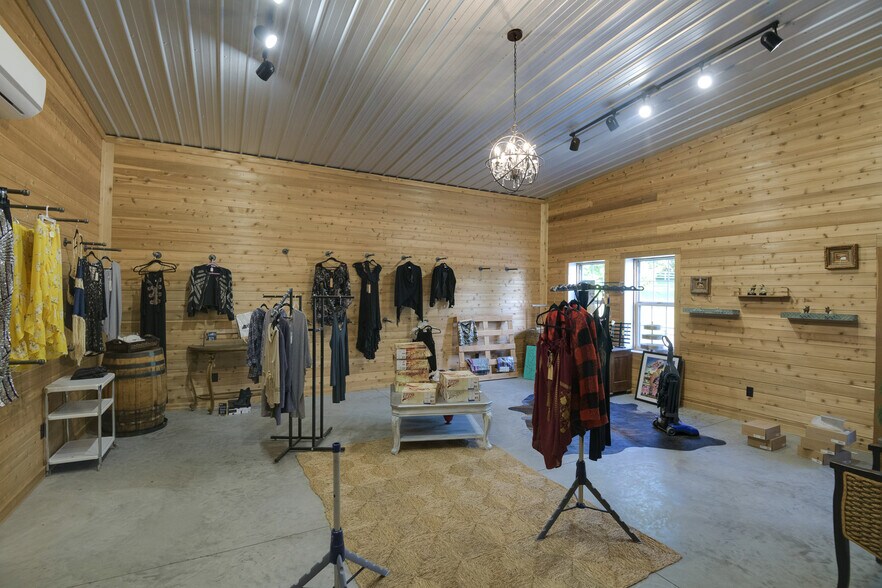 More Photos Of 2533 Highway 41A S, Shelbyville Showroom For Sale