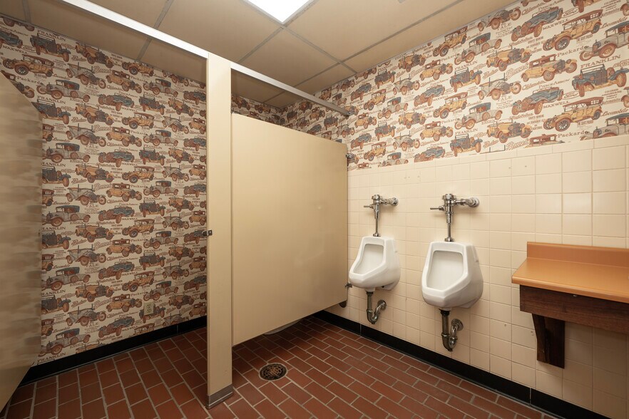 More Photos Of 312 4th Street St, Kremmling Light Manufacturing For Sale