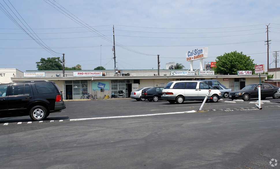 More Photos Of 15130-15190 Prairie Ave, Lawndale Storefront For Lease