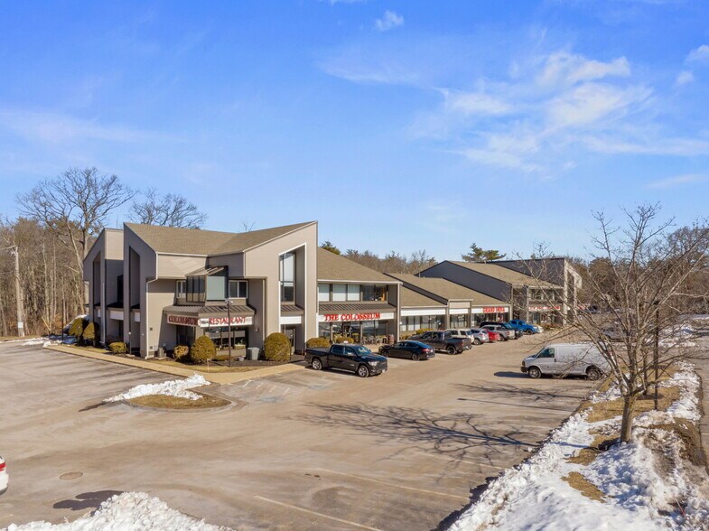 More Photos Of 264 N Broadway, Salem Freestanding For Sale