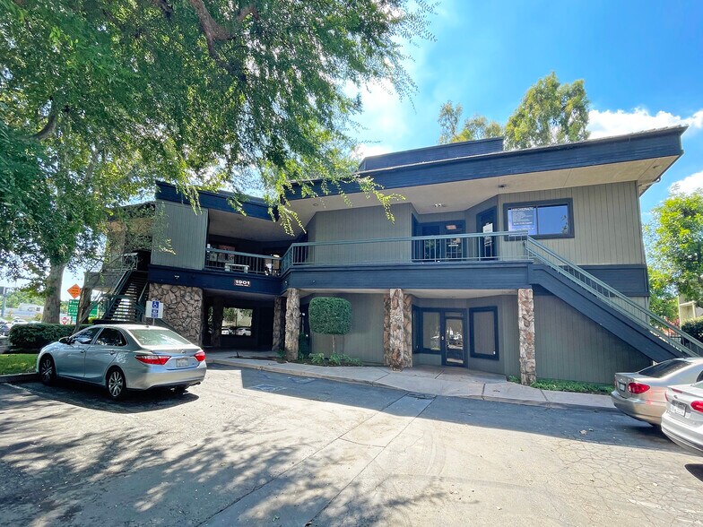 More Photos Of 1901 W Pacific Ave, West Covina Office For Lease