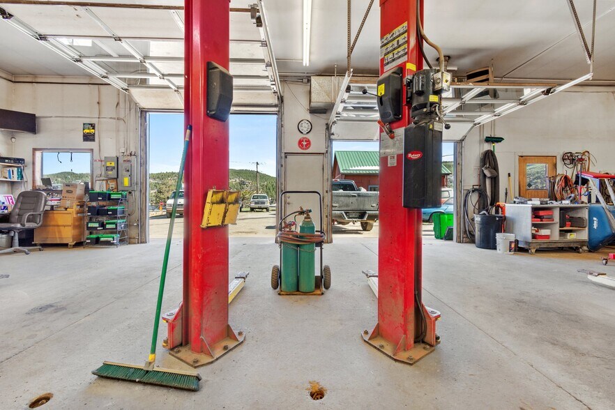 More Photos Of 397 Highway 119, Nederland Auto Repair For Sale
