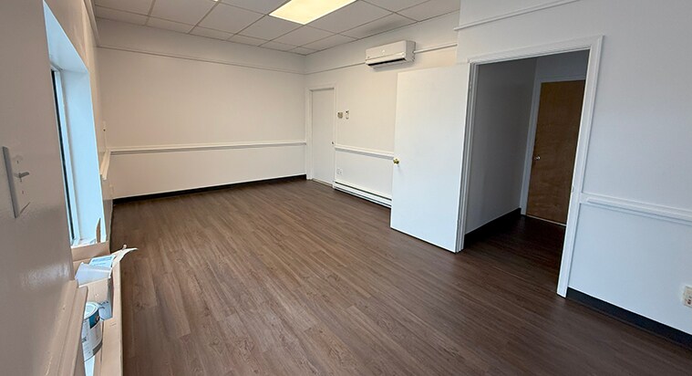 More Photos Of 232 Jersey Ave, Virginia Beach Light Distribution For Lease