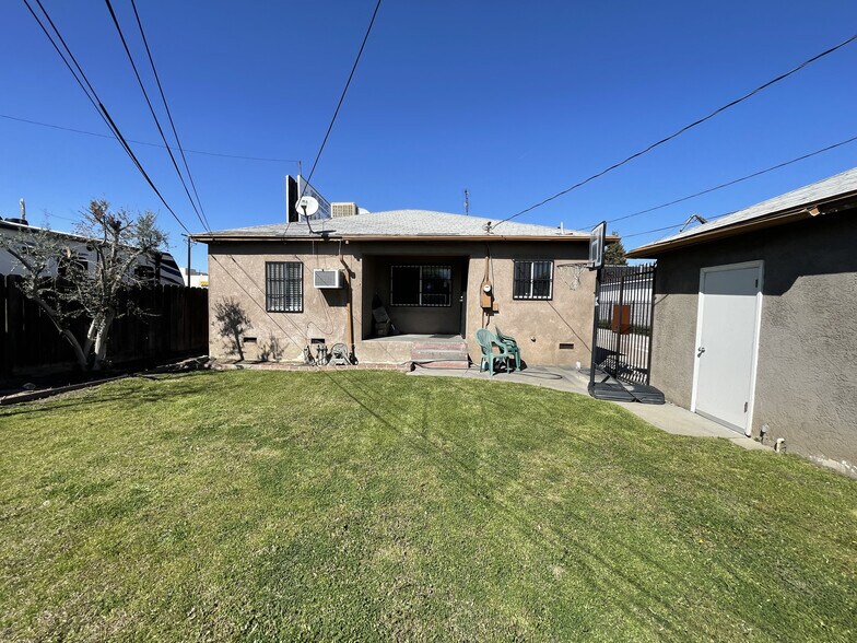 More Photos Of 1313 Brundage Ln, Bakersfield Office For Lease