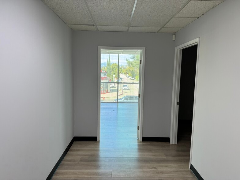 More Photos Of 12444 Victory Blvd, North Hollywood Loft Creative Space For Lease