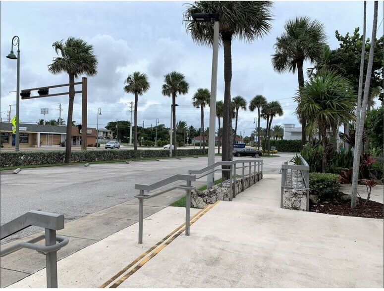 More Photos Of 1200 E Blue Heron Blvd, West Palm Beach Storefront Retail Office For Lease