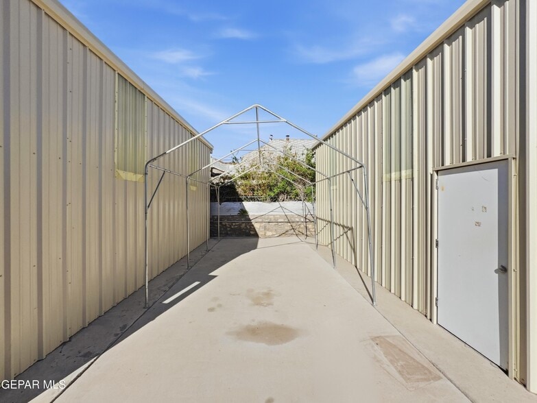 More Photos Of 2201 Texas Ave, El Paso Warehouse For Sale