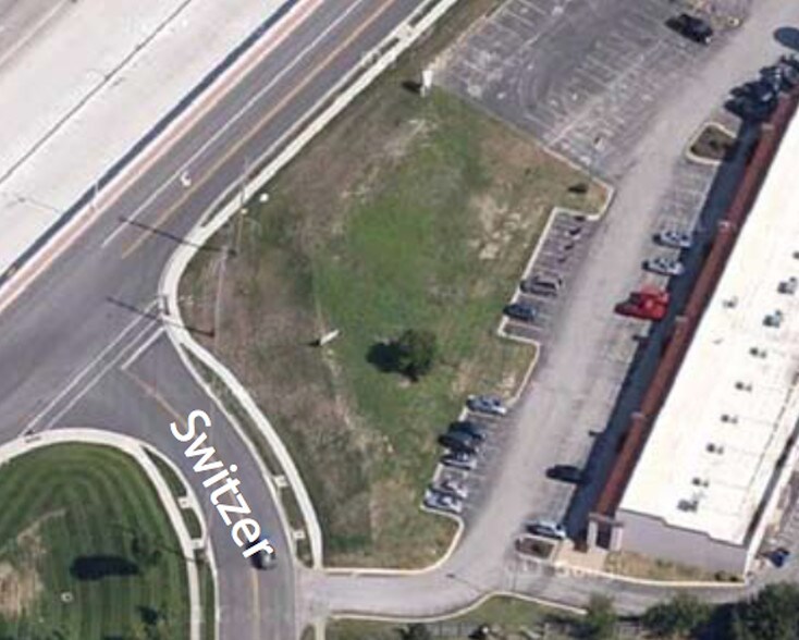 More Photos Of 7931-7967 E Frontage Rd, Overland Park Unknown For Lease