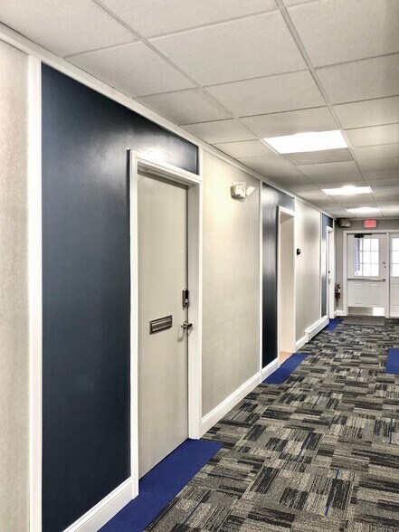 More Photos Of 26 Shunpike Rd, Cromwell Office For Sale