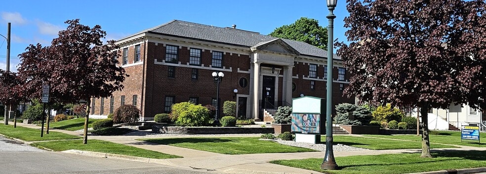 More Photos Of 708 Center Ave, Bay City Office For Sale