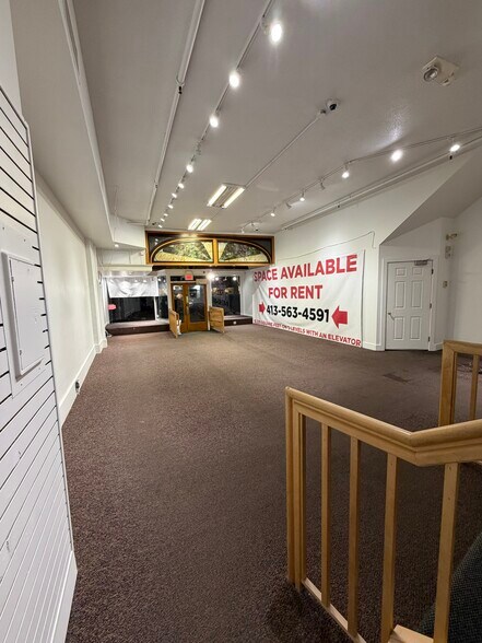 More Photos Of 189 Main St, Northampton Storefront Retail Office For Lease