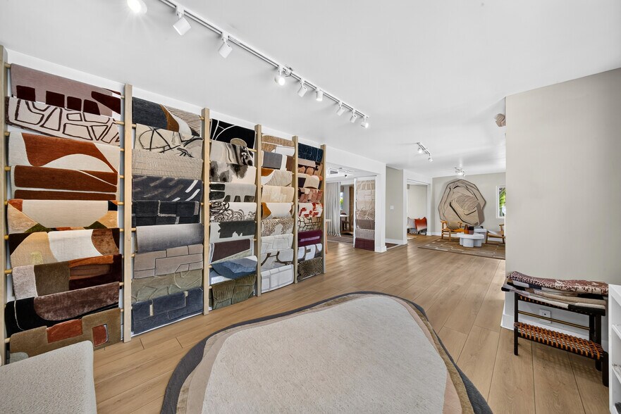 More Photos Of 286 NE 39th St, Miami General Retail For Lease