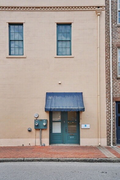 More Photos Of 217 W Bryan St, Savannah Office For Lease