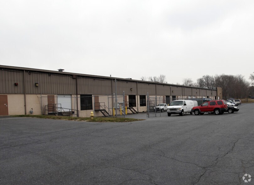 More Photos Of 18 Shea Way, Newark Light Distribution For Lease