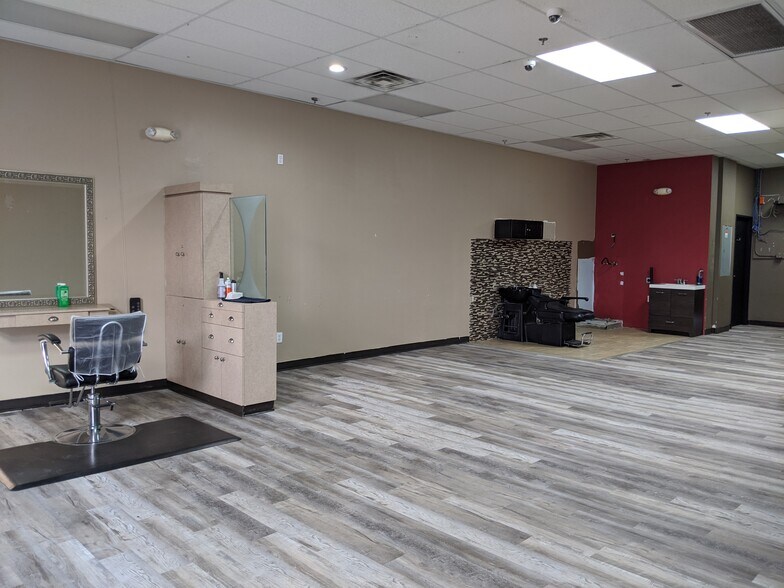 More Photos Of 2885 E Charleston Blvd, Las Vegas Freestanding For Lease