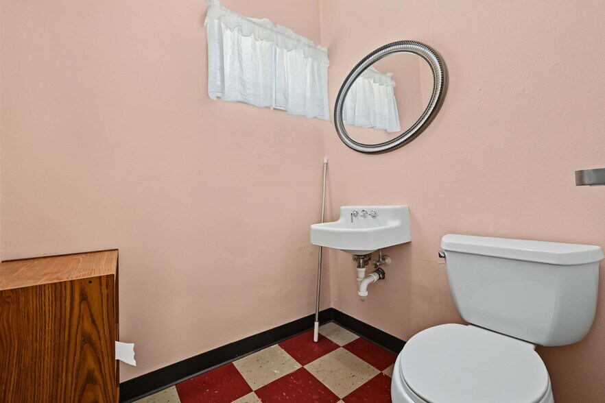 More Photos Of 3029 N Elizabeth St, Pueblo Freestanding For Sale