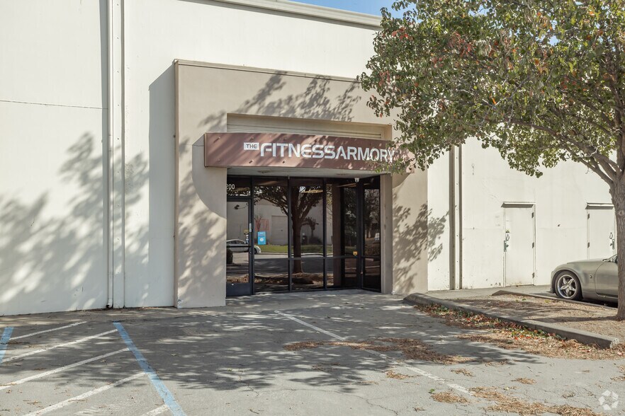 More Photos Of 5861 88th St, Sacramento Warehouse For Lease