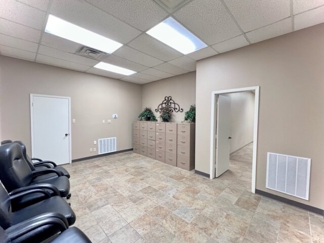 More Photos Of 3512 Avenue I, Rosenberg Office For Lease