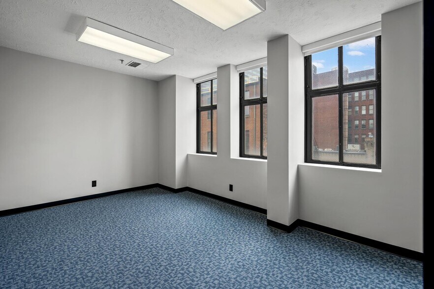 More Photos Of 817 Main St, Cincinnati Coworking Space