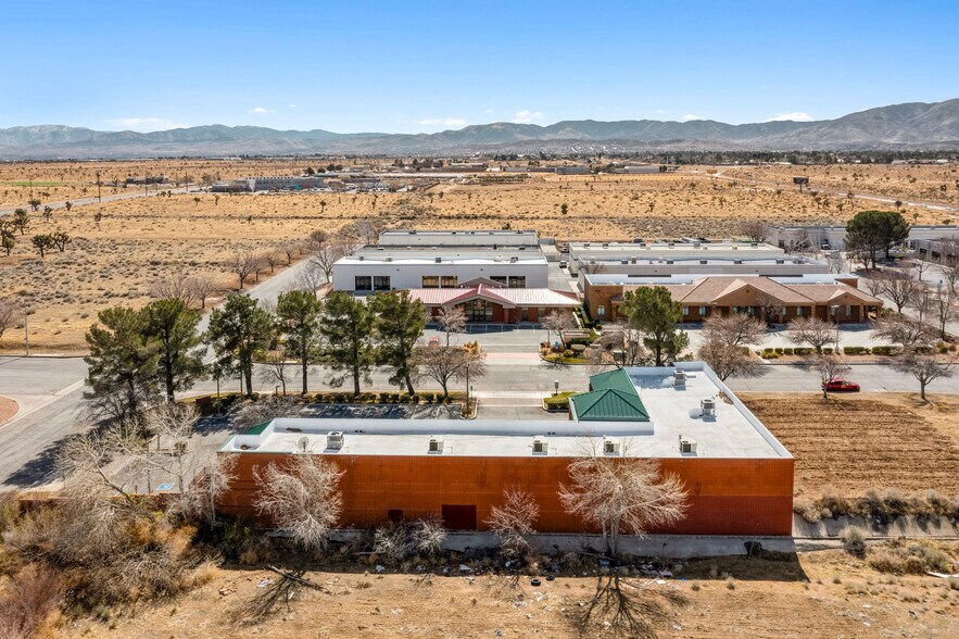 More Photos Of 1113 W Avenue M4, Palmdale Office For Lease