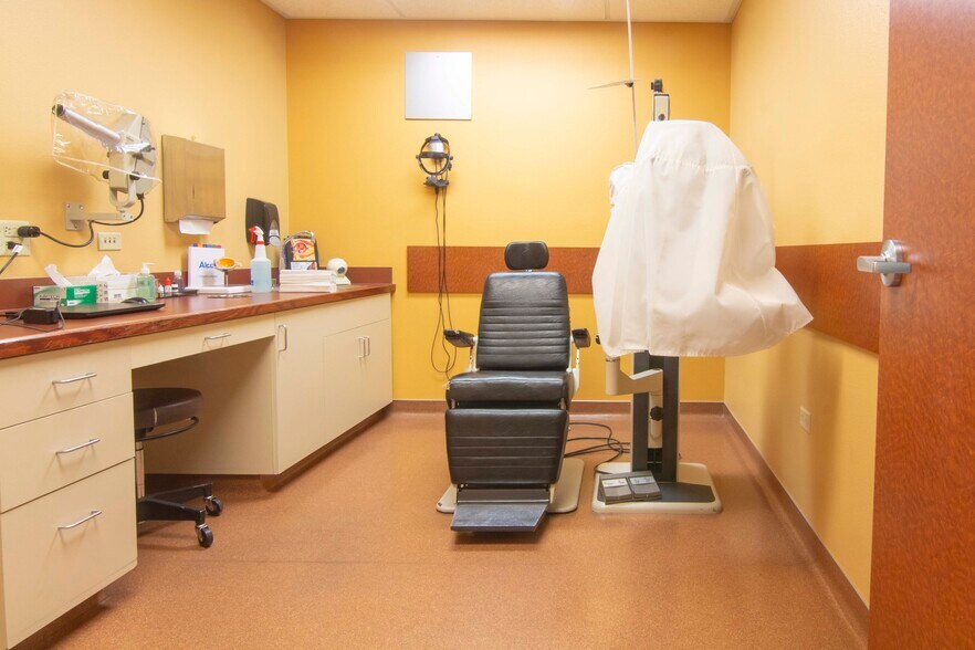 More Photos Of 246 N 18th Ave, Pocatello Healthcare For Sale