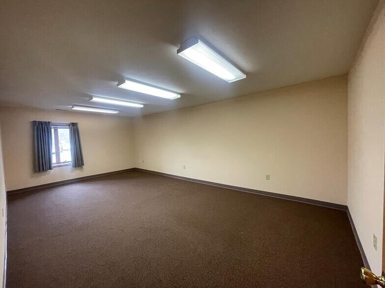 More Photos Of 725 Ritter Dr, Daniels Storefront Retail Office For Lease