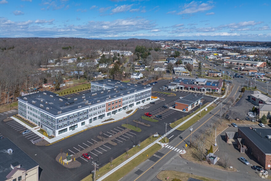 More Photos Of 33 Old Tavern Rd, Orange Apartments For Lease