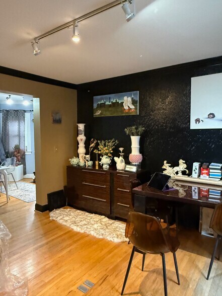 More Photos Of 520-522 E Eleven Mile Rd, Royal Oak Freestanding For Sale