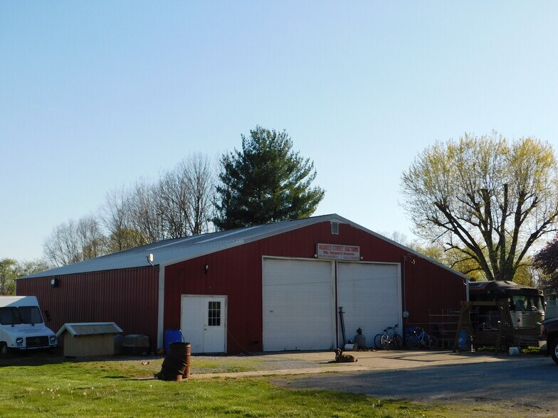 More Photos Of 1000 W Market St, Salem Office For Sale