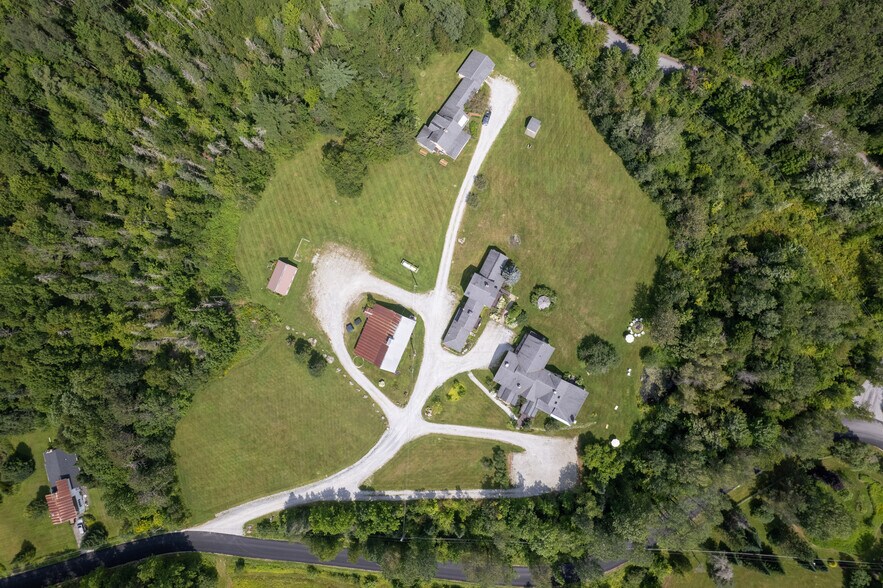 More Photos Of 54 Red Clover Ln, Mendon Hotel For Sale