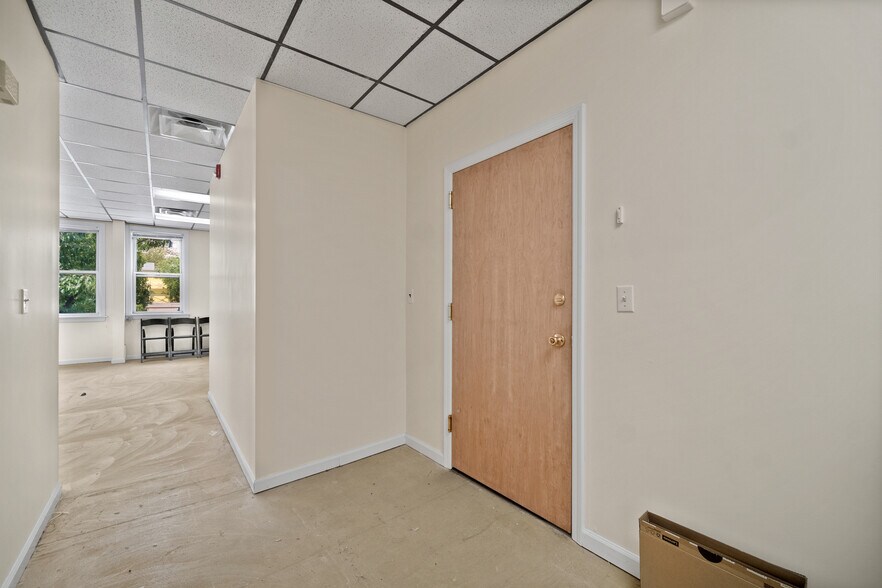 More Photos Of , Leonia General Retail For Sale