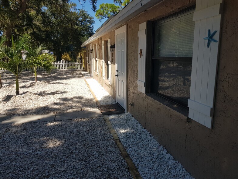 More Photos Of 311 58th Ave E, Bradenton Apartments For Sale