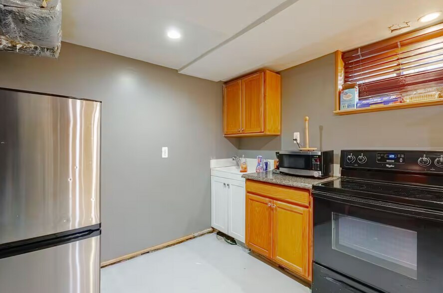 More Photos Of 1019 Berryville Ave, Winchester Storefront Retail Residential For Sale
