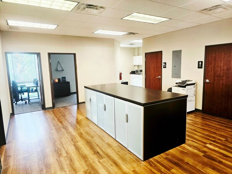 More Photos Of 9039 Antares Ave, Columbus Medical For Lease