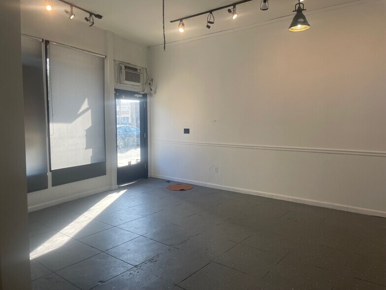 More Photos Of 161-163 S Crescent Heights Blvd, Los Angeles General Retail For Sale