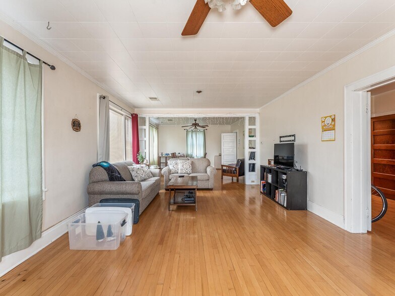 More Photos Of 1791 Superior St, Three Lakes Storefront For Sale