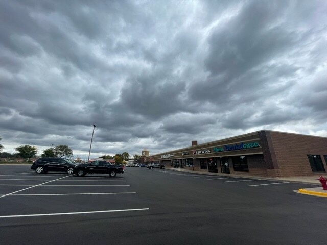 More Photos Of 2000-2036 S Robert St, Saint Paul Storefront For Lease
