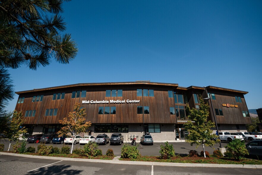 Primary Photo Of 33 Nichols Pkwy, Hood River Medical For Lease