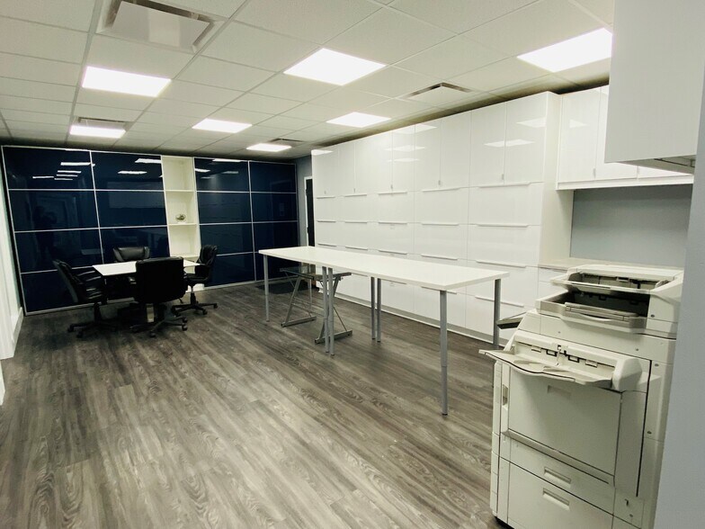 More Photos Of 17704 103rd Ave NW, Edmonton Office For Lease