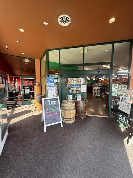 More Photos Of 3404 E 146th St, Carmel Storefront For Sale