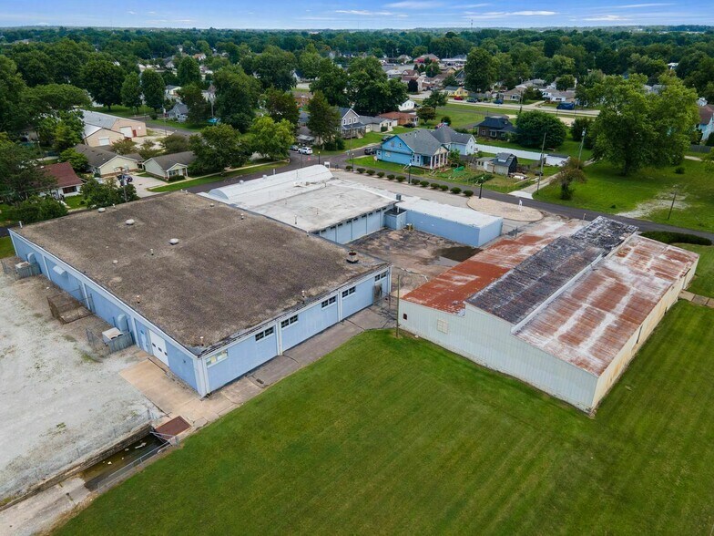 Primary Photo Of 1301 S 6th St, Noblesville Manufacturing For Sale