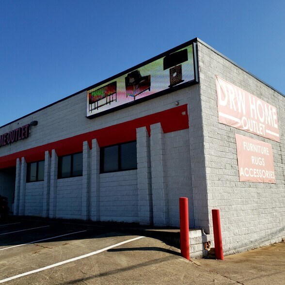 More Photos Of 4901 Old National Hwy, College Park Showroom For Lease