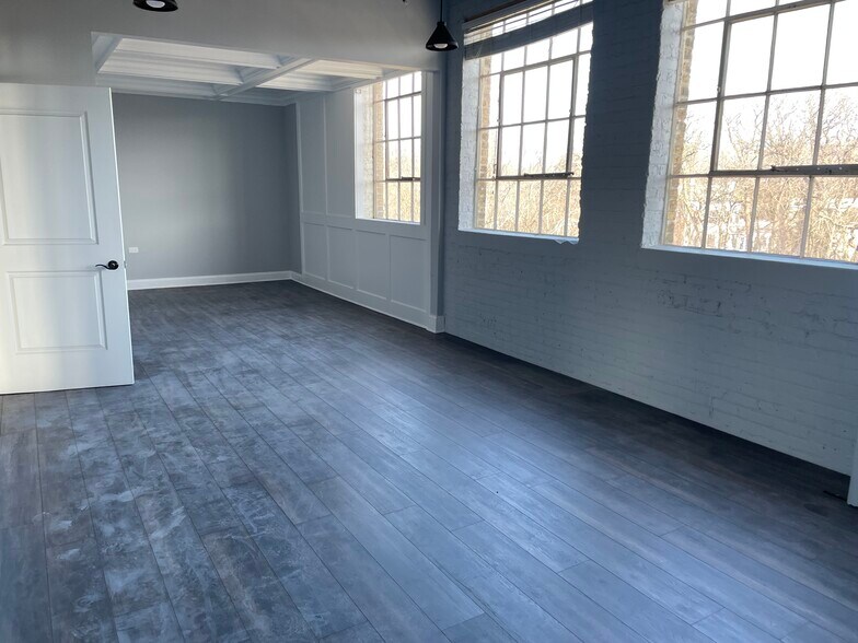 More Photos Of 1007 Tower Ct, Winnetka Service For Lease