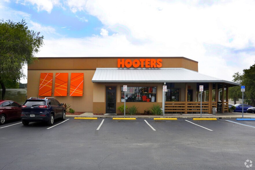 More Photos Of 4420 W Gandy Blvd, Tampa Restaurant For Lease