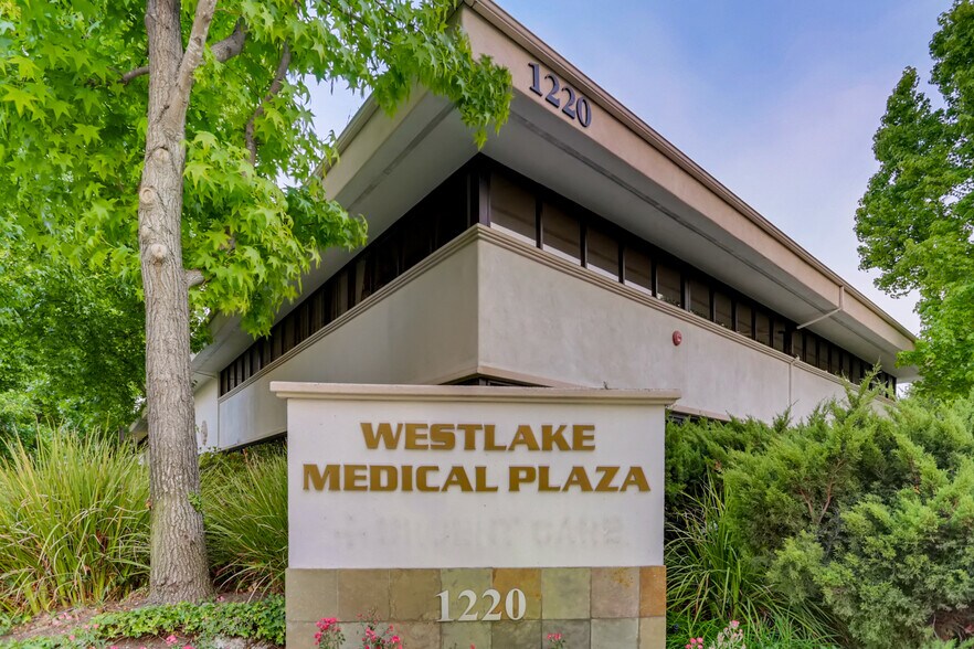More Photos Of 1220 La Venta Dr, Westlake Village Medical For Lease