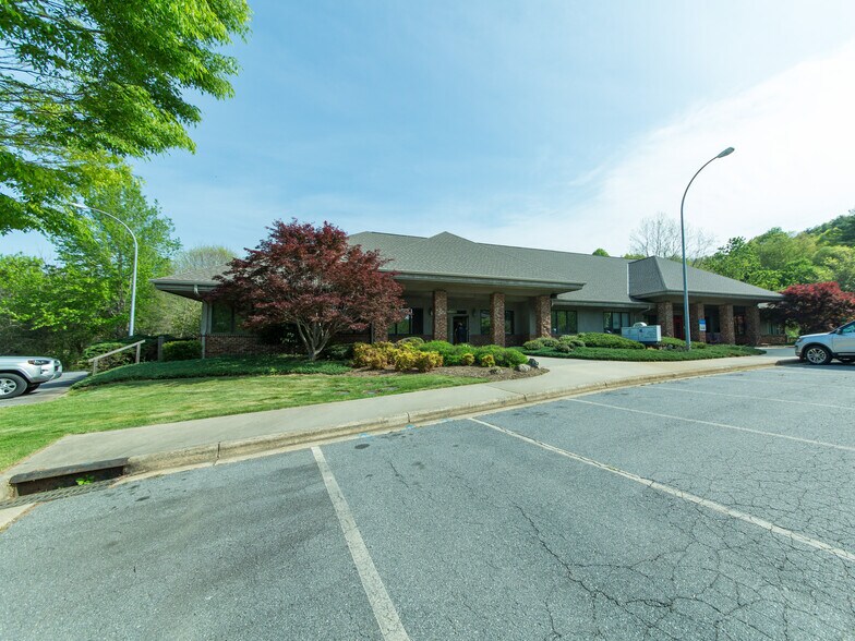More Photos Of 900A Centrepark Dr, Asheville Medical For Sale