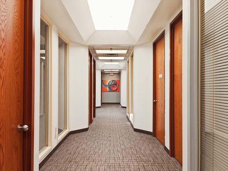 More Photos Of 1155 N Service Rd W, Oakville Coworking Space