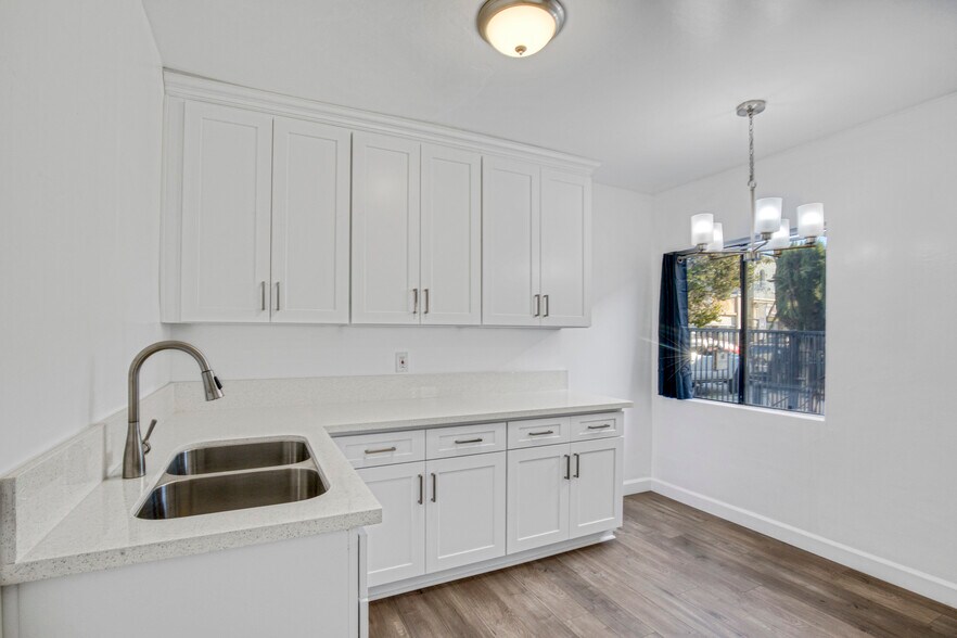 More Photos Of 5516 Virginia Ave, Los Angeles Multifamily For Sale