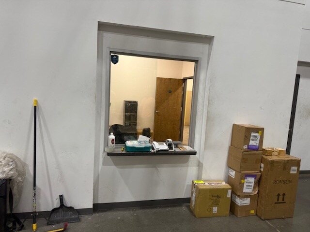 More Photos Of 8230 Plummer St, Houston Distribution For Lease