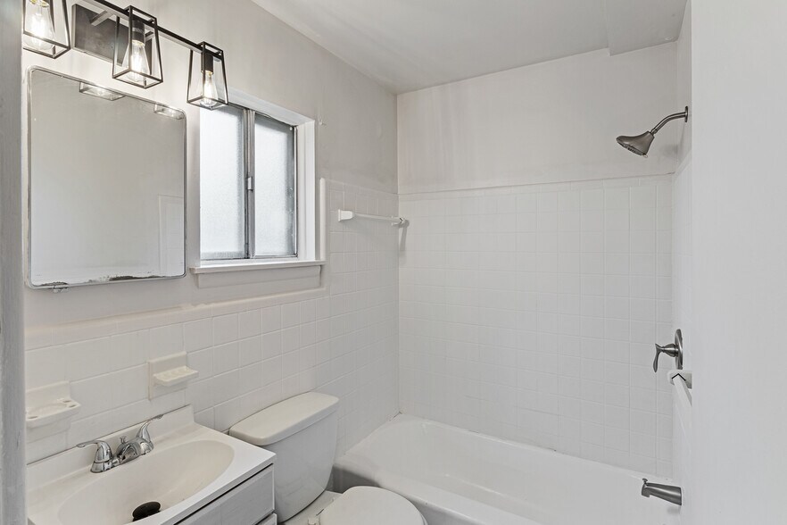 More Photos Of 820 French St, Jeffersonville Apartments For Sale